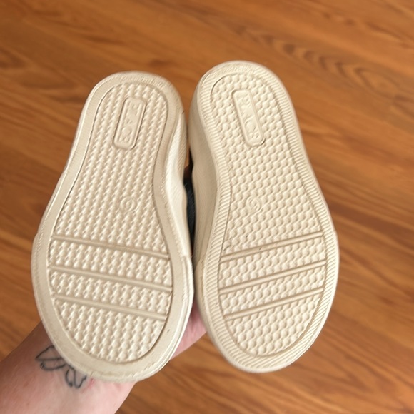 Children’s shoes - Picture 2 of 2